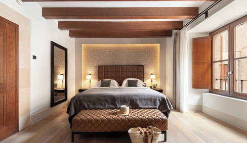 Single Room (Estate Courtyard)