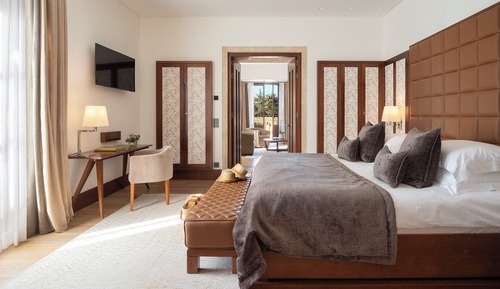 Suite, Tower