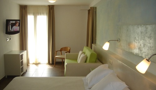 Junior Suite, 1 Queen Bed with Sofa bed, Balcony, City View