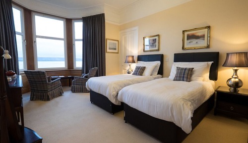 En suite double or twin sea view (Shower only)