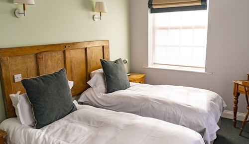 Superior Twin Room, Private Bathroom