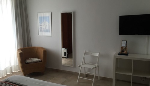 Single Room, 1 Double or 2 Twin Beds