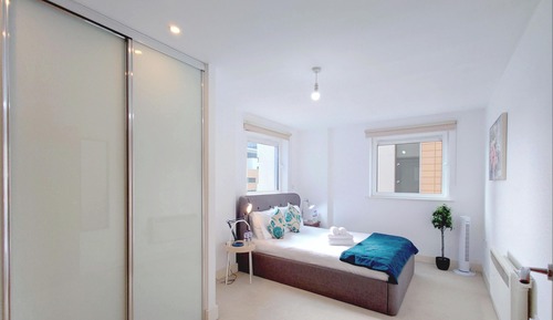 Apartment, 2 Bedrooms (in Beckton, 401 DRI)