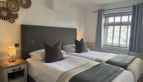 Twin Room, Ensuite (Bath and Shower)