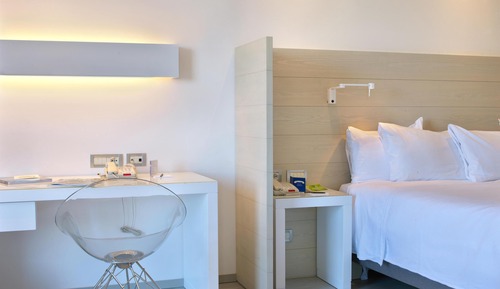 Deluxe Room, 1 King Bed, Sea View