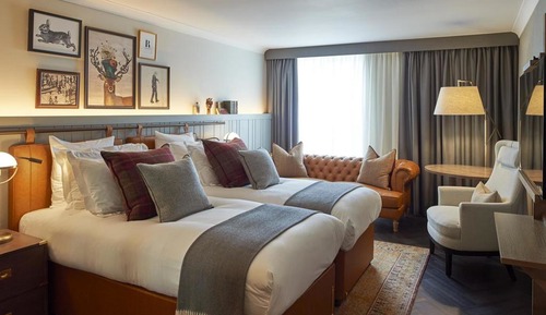 Room, 2 Twin Beds (Essential)
