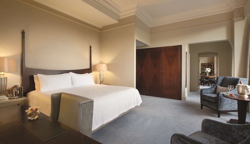 Caledonian Suite with Castle View