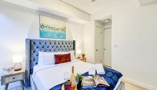 Deluxe Suite, 2 Queen Beds, Non Smoking, Private Bathroom