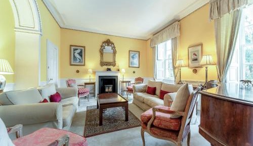 Six-Bedroom Holiday Home