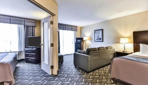 Queen Suite with Two Queen Beds - Upper Floor/Not Pet Friendly/Non-Smoking