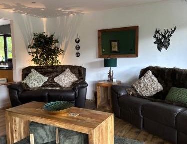 Warden's View - Sleeps 10, hot tub, pet friendly