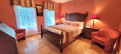 Deluxe Queen Room