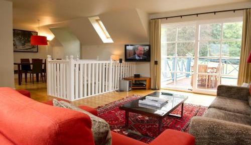 Two-Bedroom Deluxe Apartment