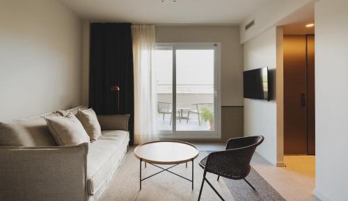 Junior Suite with Garden View