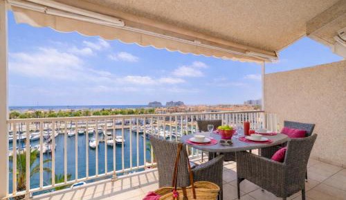 Apartment with Lake View