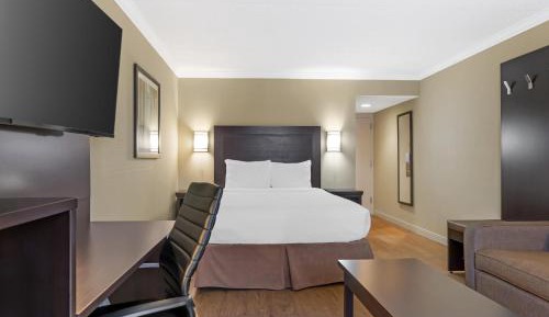 Queen Room – Queen Bed with Sofa Bed Second Floor