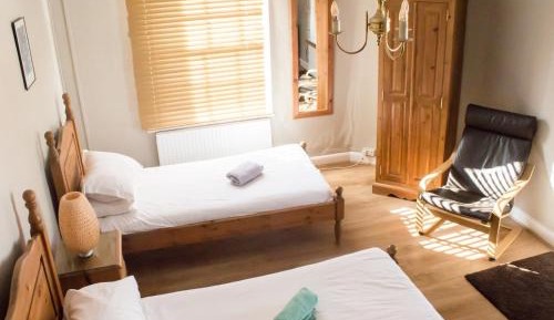 Twin Room with Shared Bathroom
