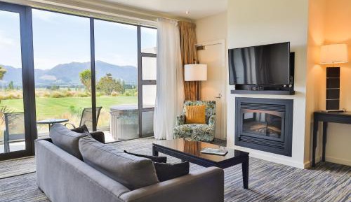 Deluxe Spa Suite
