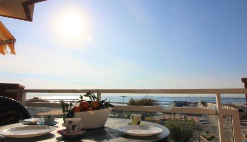 One-Bedroom Apartment with Balcony and Sea View
