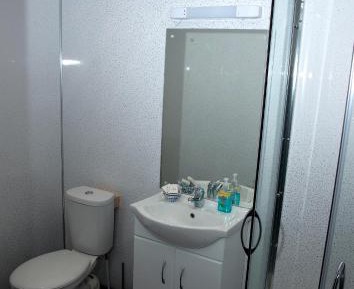 Family Room (2 Adults + 1 Child)