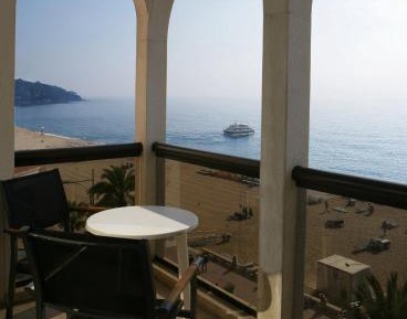 Family One-Bedroom Apartment with Sea View