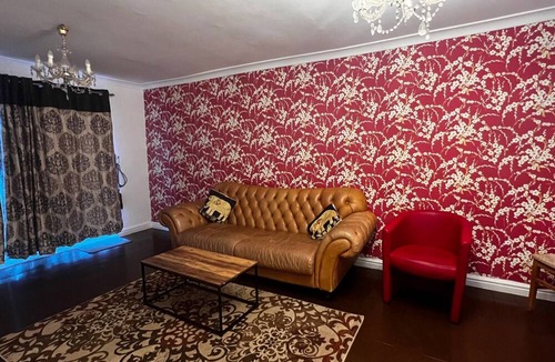 Borehamwood Apartment | Elstree 3-bed Gem: Central London, Sky, Bbc