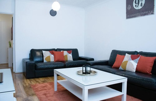 North End Apartment | Charming 2-Bed Fully Furnished Apartment in London