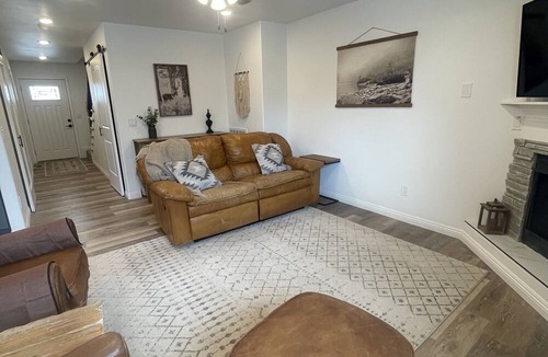 Lander House | Lander Oasis