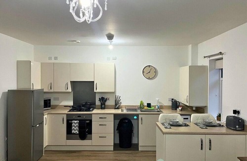 Doncaster Apartment | Stylish Serviced Apartment - Near City Centre