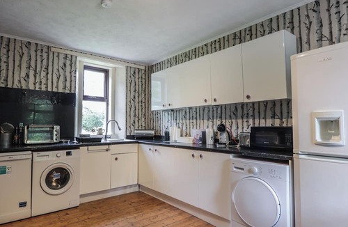 Maud Cottage | KEEPERS COTTAGE, pet friendly, with open fire in New Deer