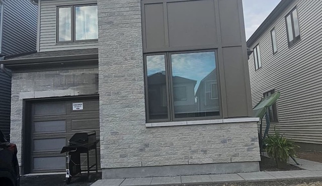 Cozy One room Unit in a House, in a great location in Barrhaven Half Moon Bay.