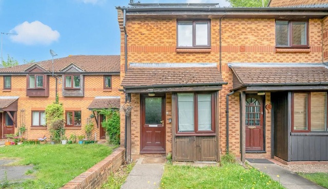 Quiet St. Albans Cottage with Free Parking - Pass the Keys