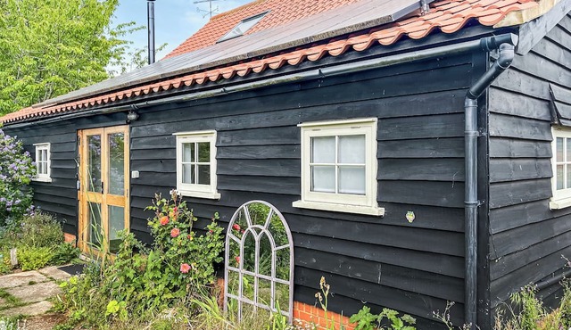 2 bedroom accommodation in Colne Engaine